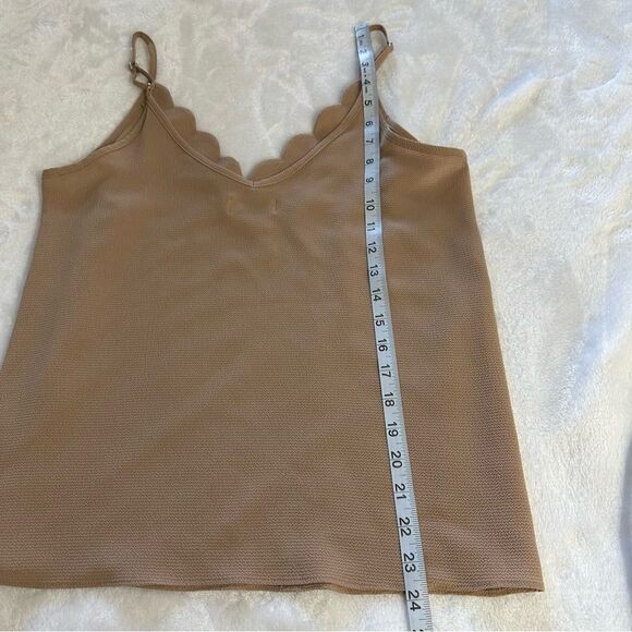 Space 46 tan scalloped v-neck cami size M - Picture 7 of 7